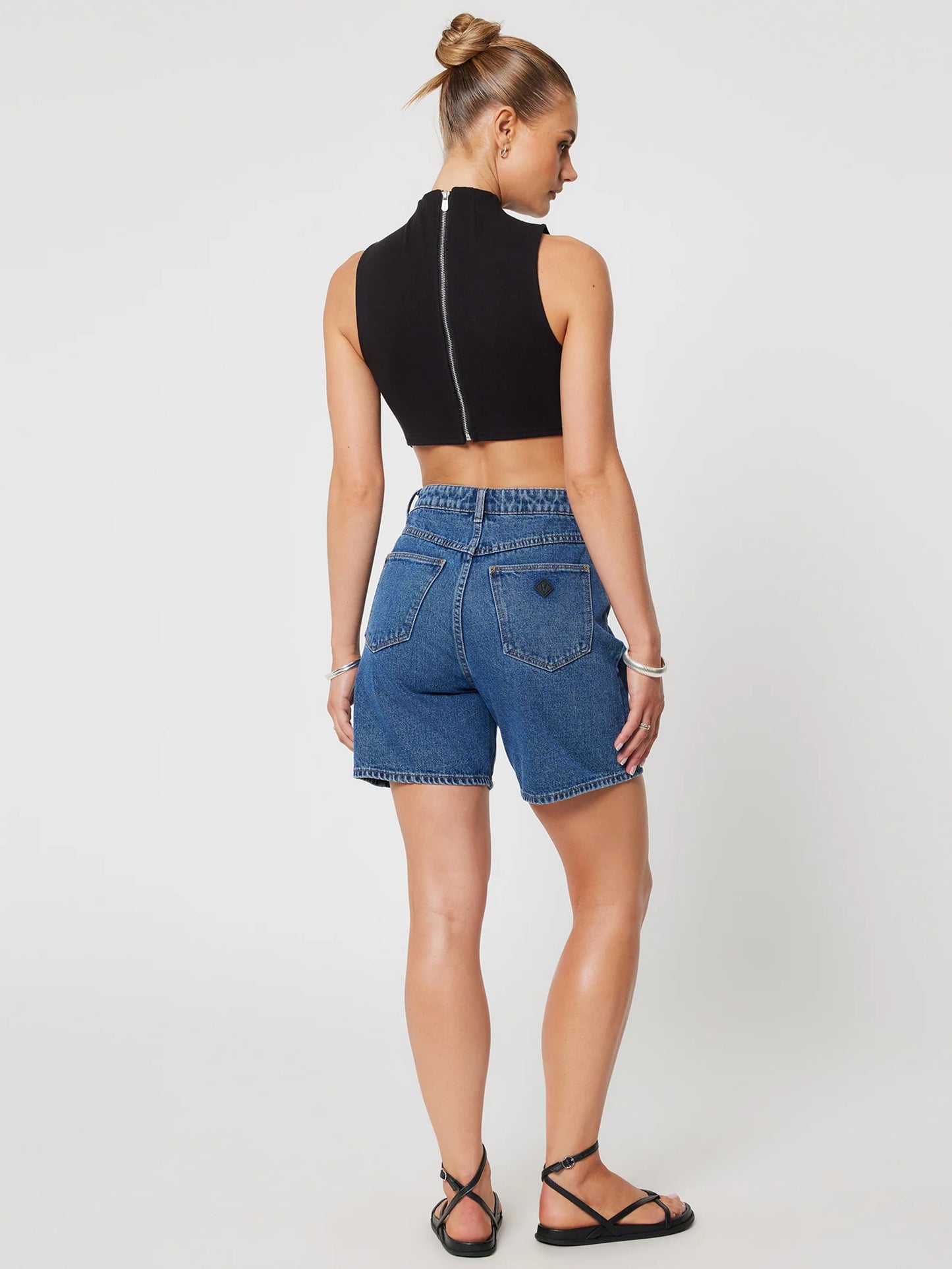 Abrand Carrie Short